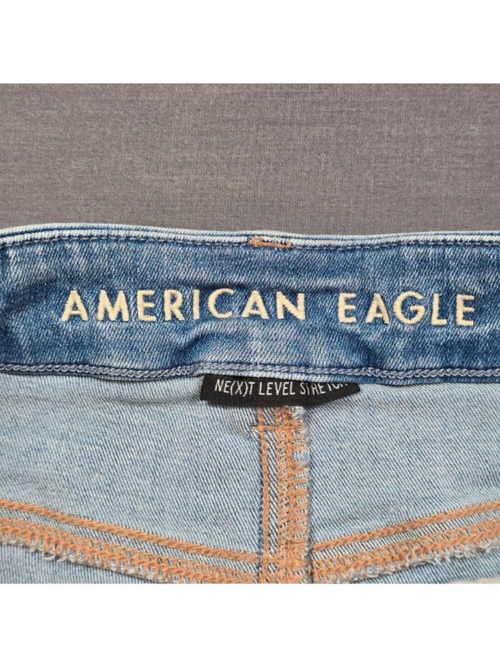 American Eagle Curvy Hi Rise Shortie Distressed Denim Shorts Size 4 Light Wash - Picture 2 of 5